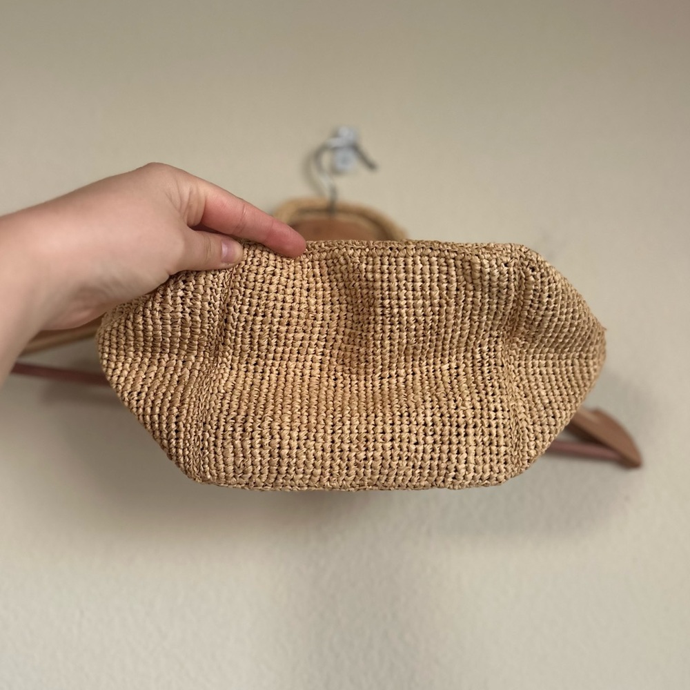 Woven Straw Tote Bag in Natural - Lightweight Summer Handbag - Picture 7 of 16